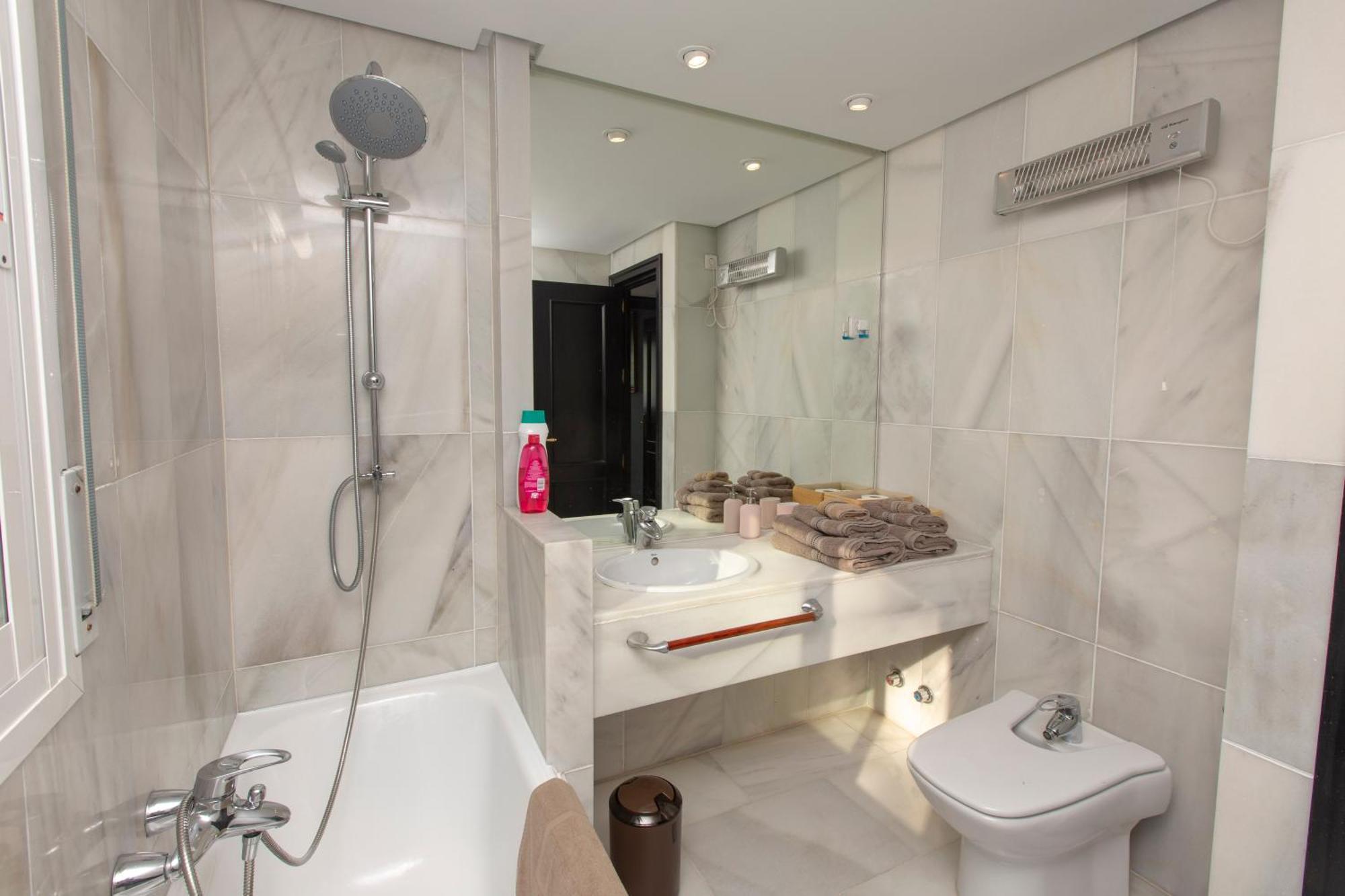 Villa Venecia, Apartamento De Lujo En 1º Linea De Playa + Parking Malaga Exterior photo
