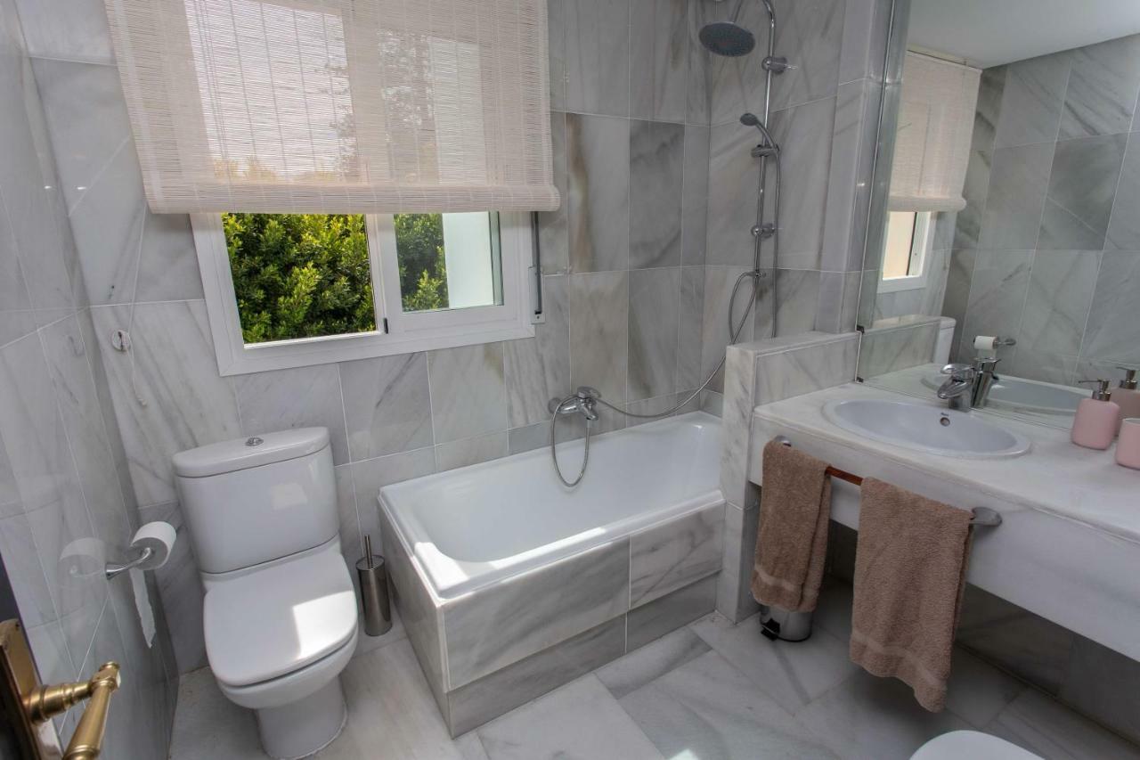 Villa Venecia, Apartamento De Lujo En 1º Linea De Playa + Parking Malaga Exterior photo
